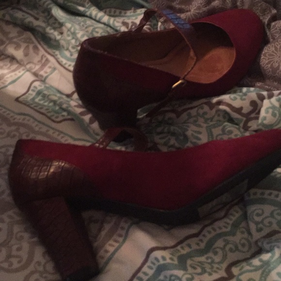 Heels - Picture 1 of 1
